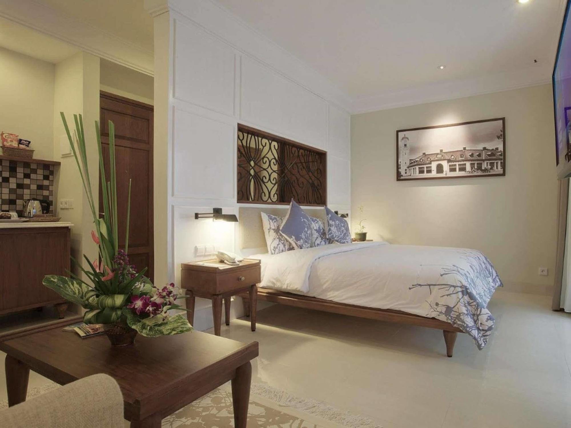 Seminyak Lagoon All Suites Hotel Экстерьер фото