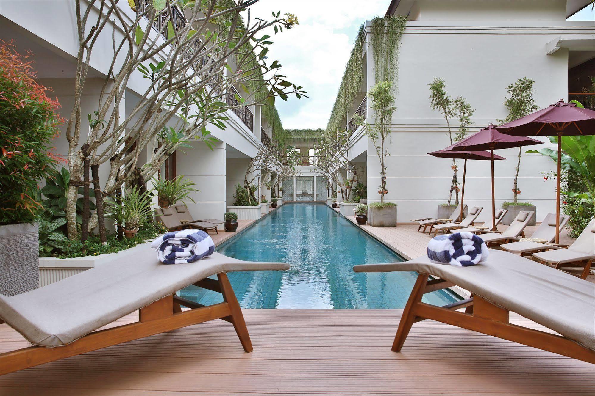Seminyak Lagoon All Suites Hotel Экстерьер фото